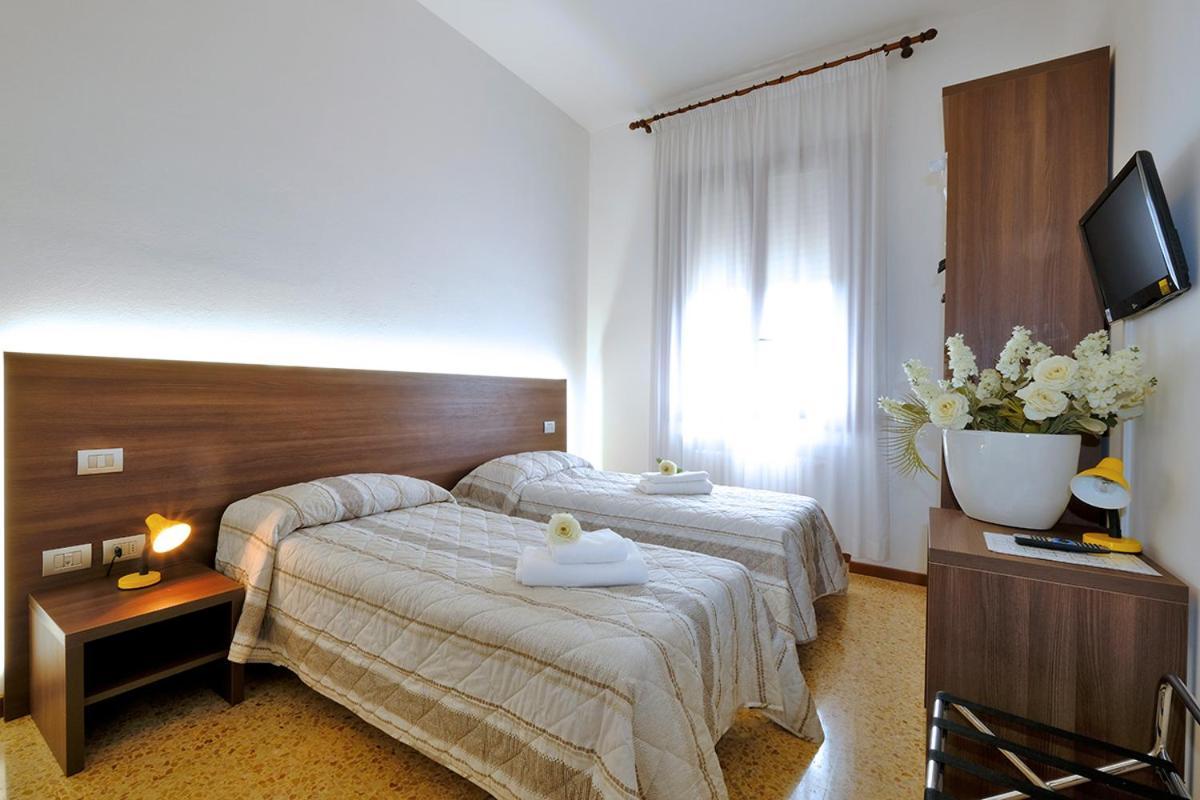 Locanda Al Santuario Peschiera del Garda Exteriör bild