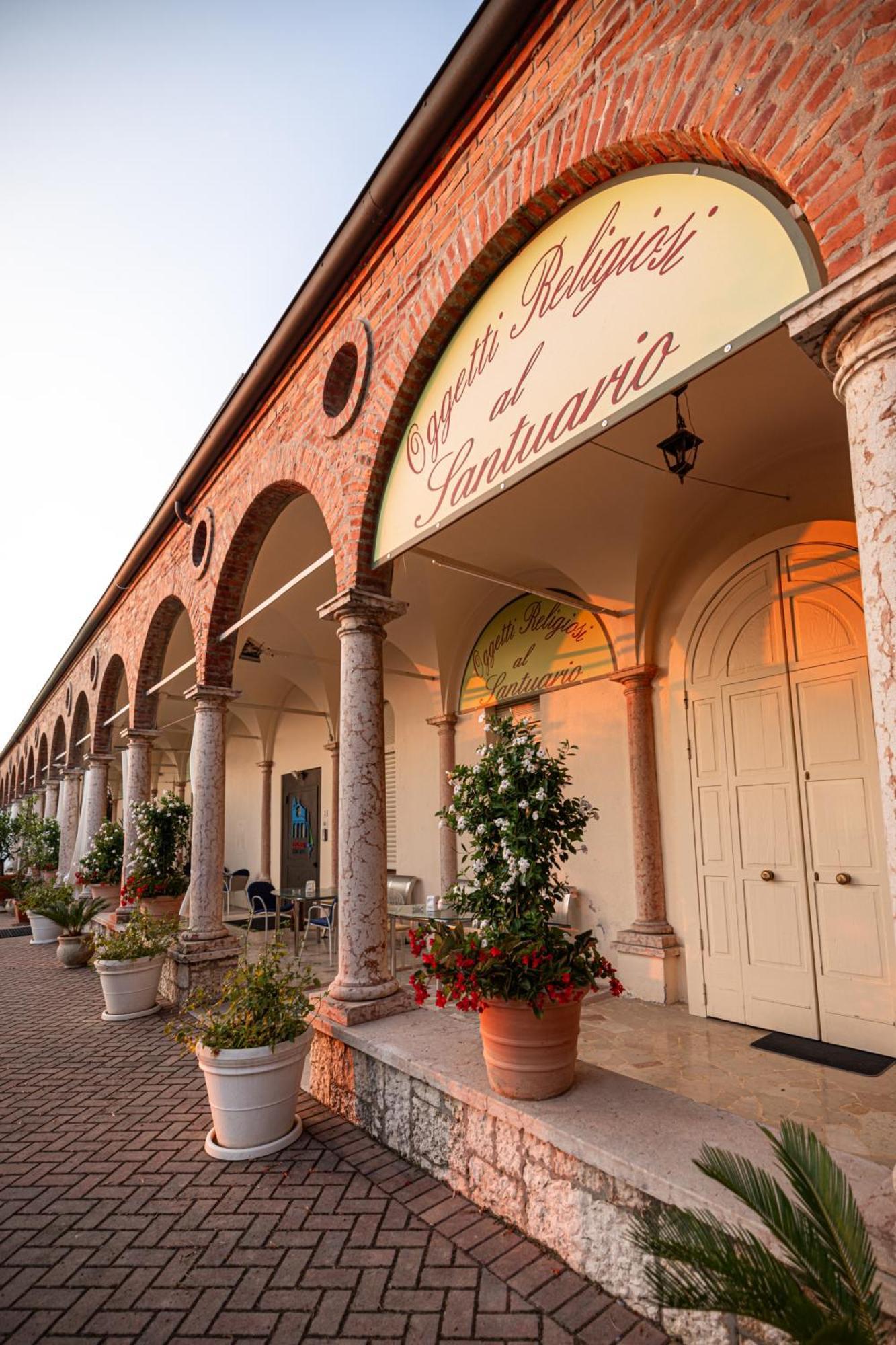 Locanda Al Santuario Peschiera del Garda Exteriör bild